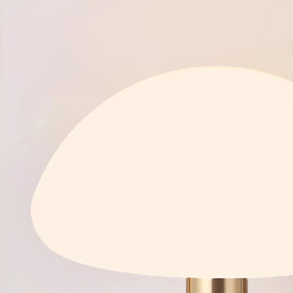 Veska | Elegant Cream Table Lamp – Atmosfärisk Belysning för Hem