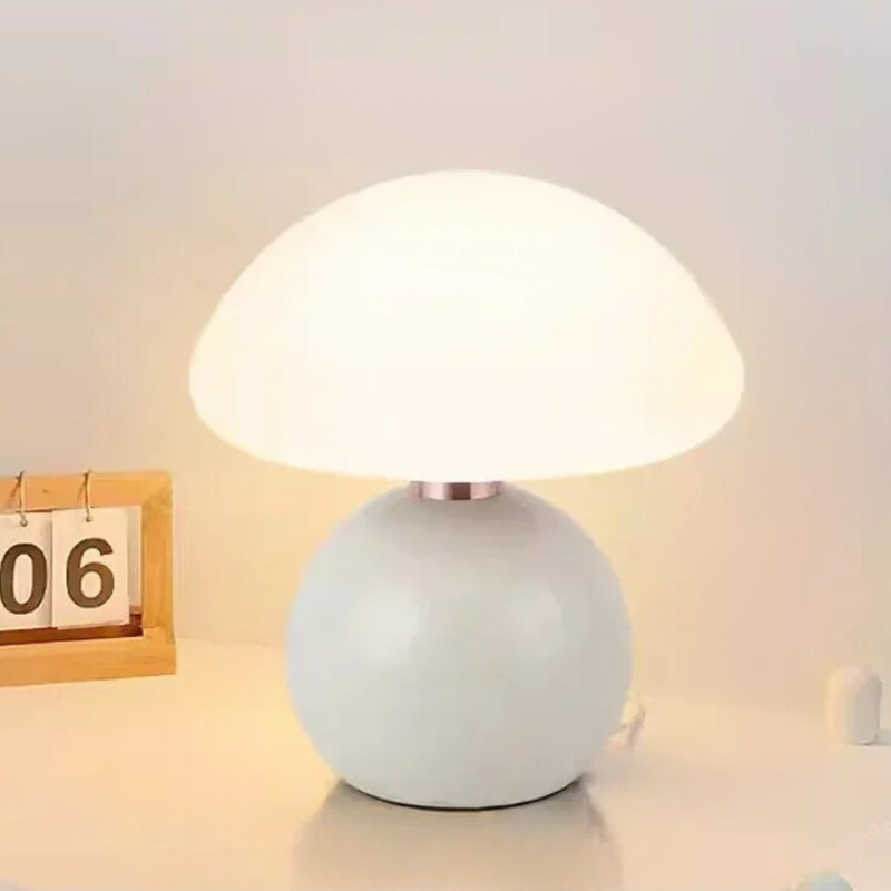 Veska | Elegant Cream Table Lamp – Atmosfärisk Belysning för Hem Vit