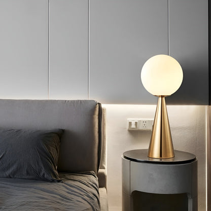 Veska | Elegant Guld Bordslampa - Lyxig Belysning för Ditt Inre