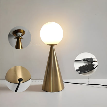 Veska | Elegant Guld Bordslampa - Lyxig Belysning för Ditt Inre