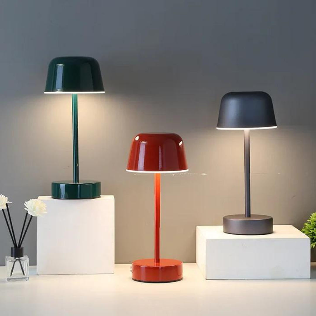 Veska | Elegant Justerbar Bordslampa med 3 Ljuskällor