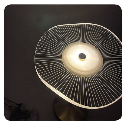 Veska | Elegant LED Skrivbordslampa med Justerbar Design