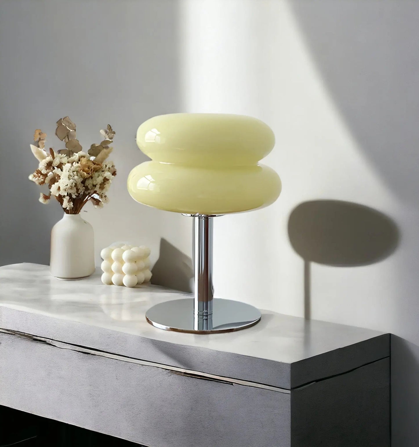 Veska | Elegant Macaron Glass Table Lamp with USB - 3 Ljusfärger Grädde