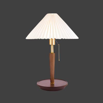 Veska | Elegant Vintage Woodly Bordslampa - Bordslampa med Fältad Design