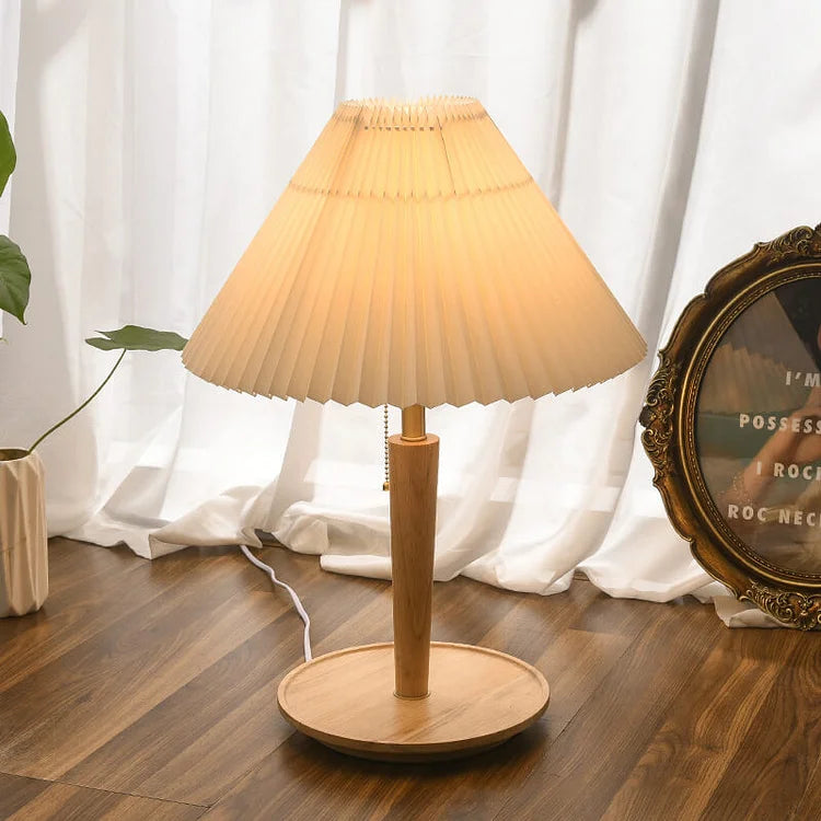 Veska | Elegant Vintage Woodly Bordslampa - Bordslampa med Fältad Design