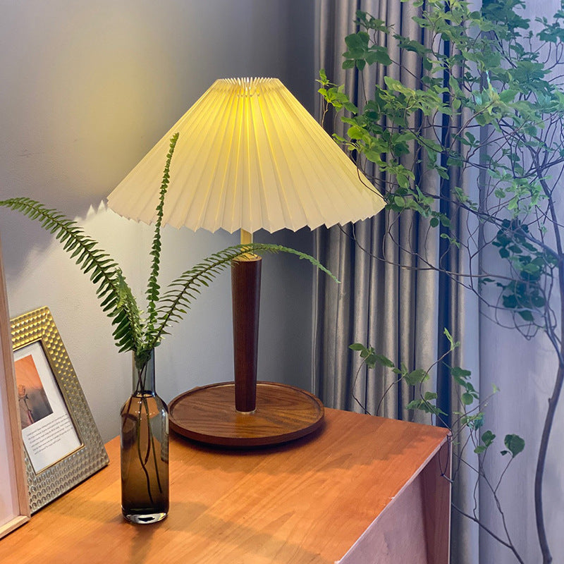 Veska | Elegant Vintage Woodly Bordslampa - Bordslampa med Fältad Design