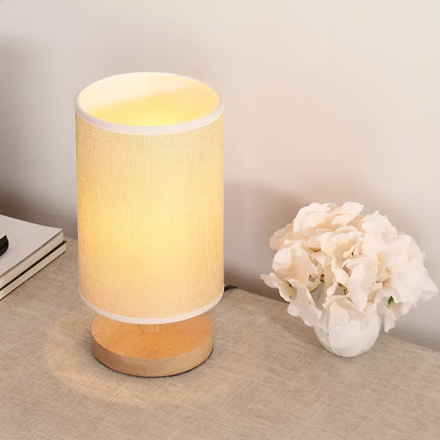 Veska | Elegant ZenShade LED - Bordslampa för lyxig sovrumsb belysning Vit