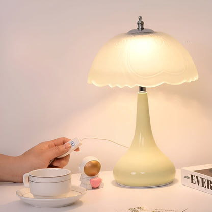 Veska | Eleganza Luxe Bordslampa – Tidslös Svampform med LED-dimningsfunktion i Mjuka Färger Gul Gla lampskärm