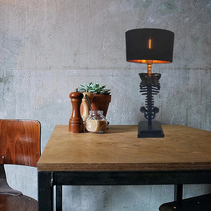 Veska | Gammal Skelett Bordslampa – Hantverk och Mystisk Design