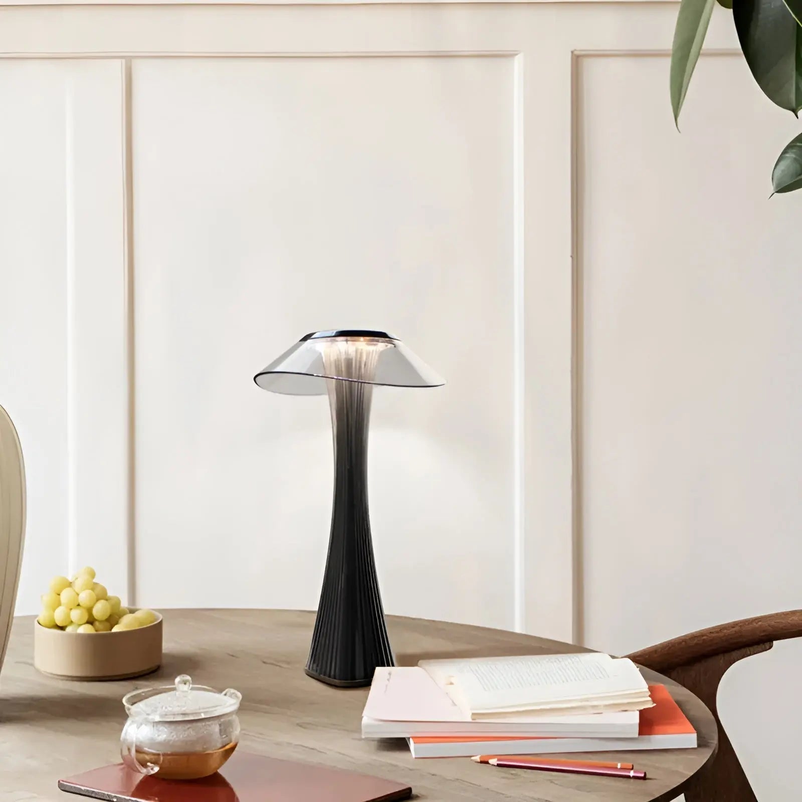 Veska | Gior Luxe Bordslampa – Elegans och Flexibilitet