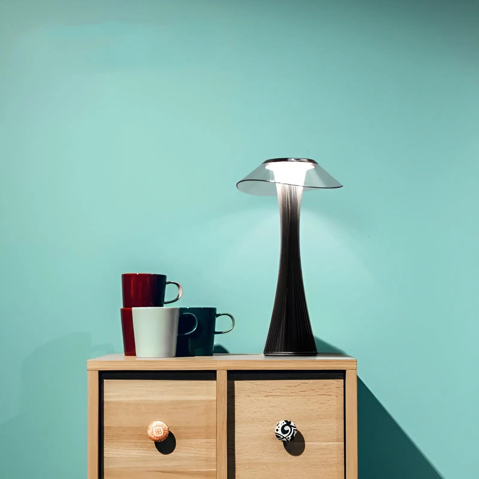 Veska | Gior Luxe Bordslampa – Elegans och Flexibilitet