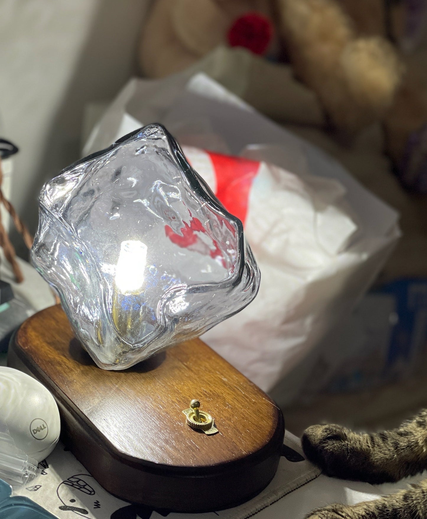 Veska | GlowCraft Bordslampa - Elegant trådlös bordslampa med rörelsesensor