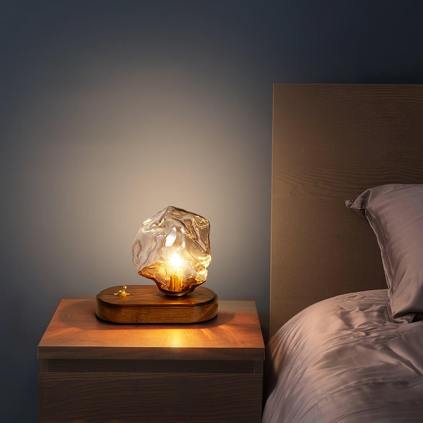 Veska | GlowCraft Bordslampa - Elegant trådlös bordslampa med rörelsesensor