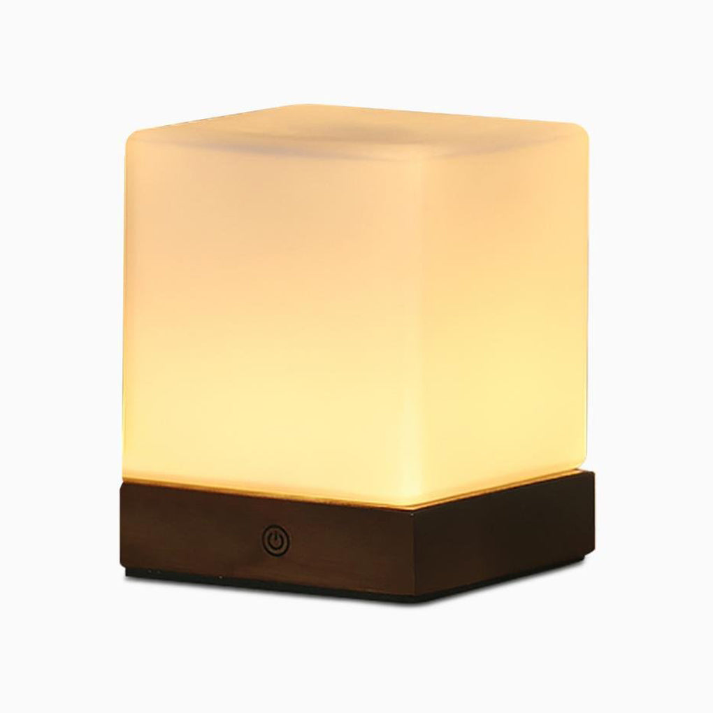 Veska | GlowCube Trådlös LED Bordslampa – Modern och Energibesparande