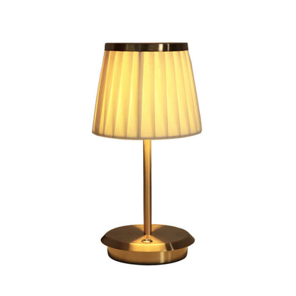 Veska | Golden Dream Drape Bordslampa – Elegans och Flexibilitet