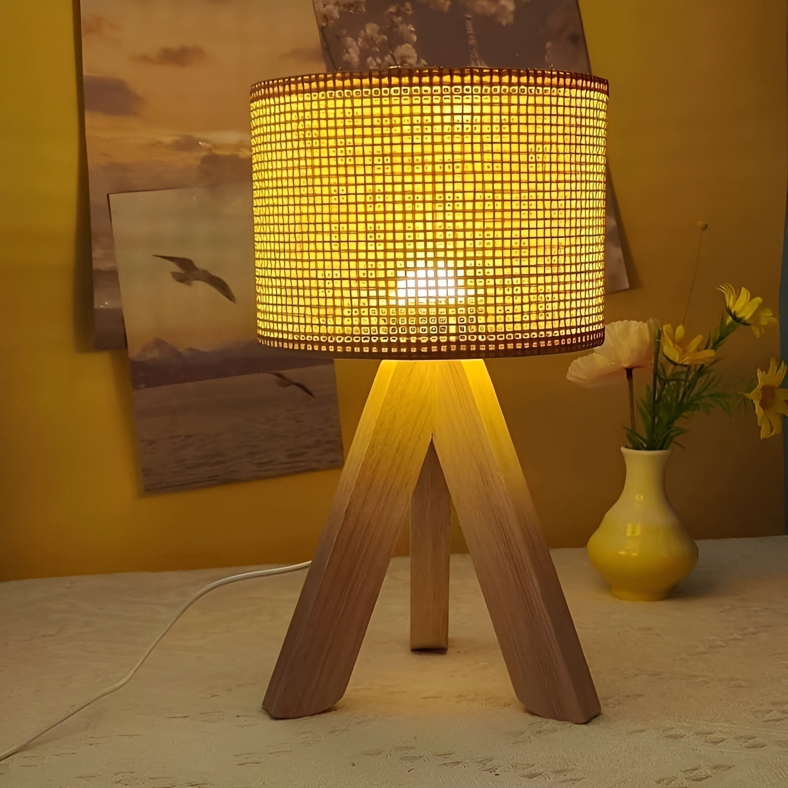 Veska | Handgjord Rattan Bordsbelysning med USB och LED - Stilig och Hållbar Design