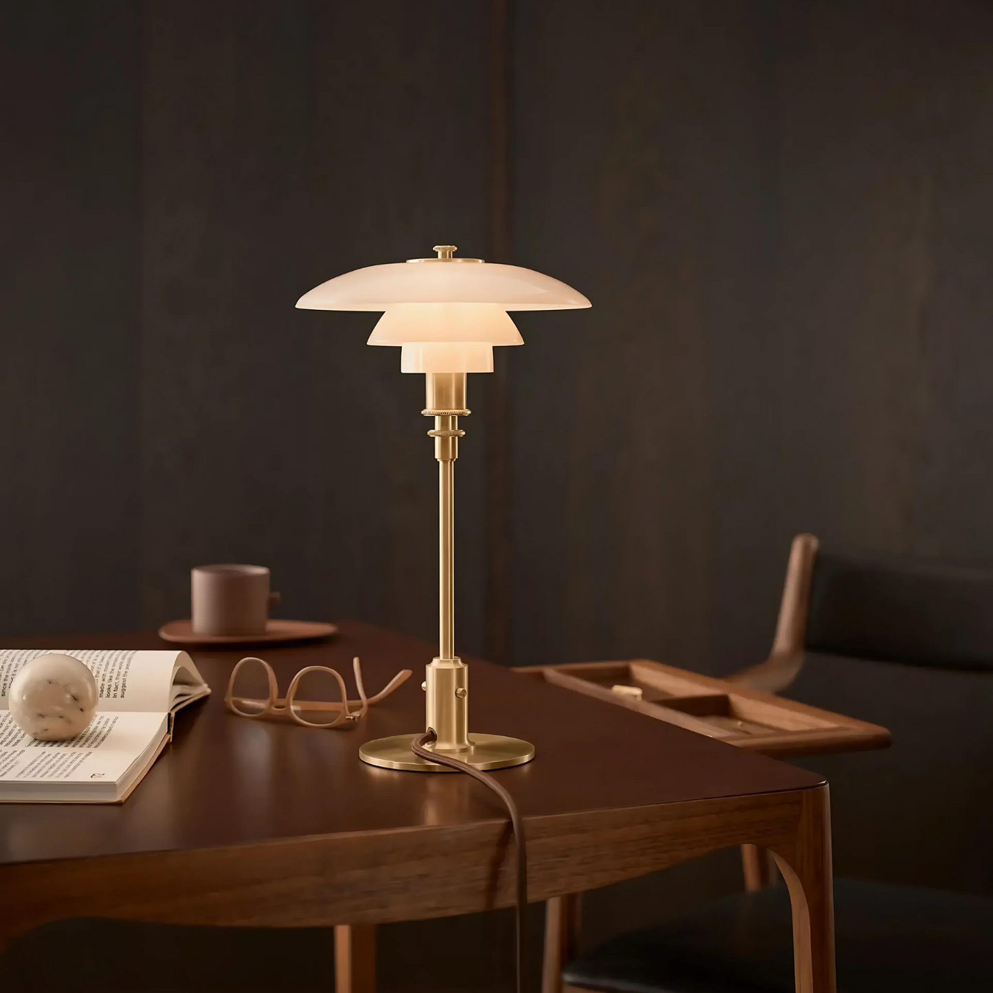 Veska | Lumière Serein - Elegant Metall Bordslampa