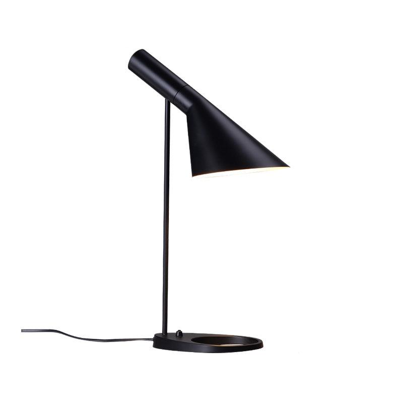 Veska | LumiMinimal Bord - Elegant LED Bordslampa för Modern Inredning