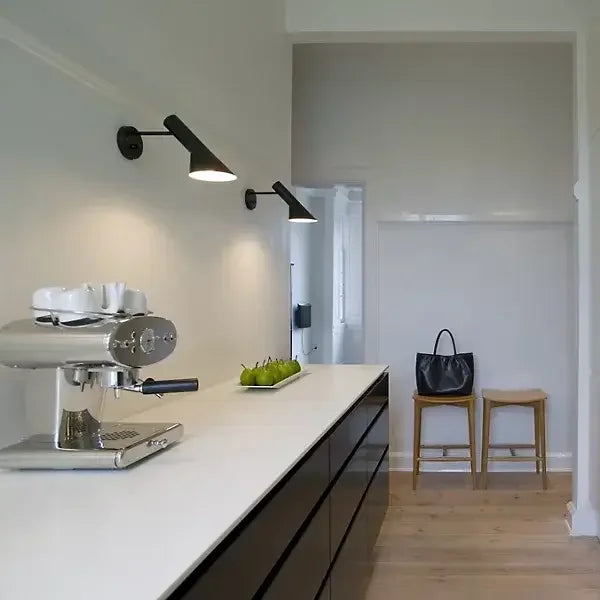 Veska | LumiMinimal Bord - Elegant LED Bordslampa för Modern Inredning