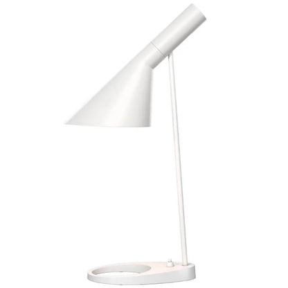 Veska | LumiMinimal Bord - Elegant LED Bordslampa för Modern Inredning Bordslampa Vit