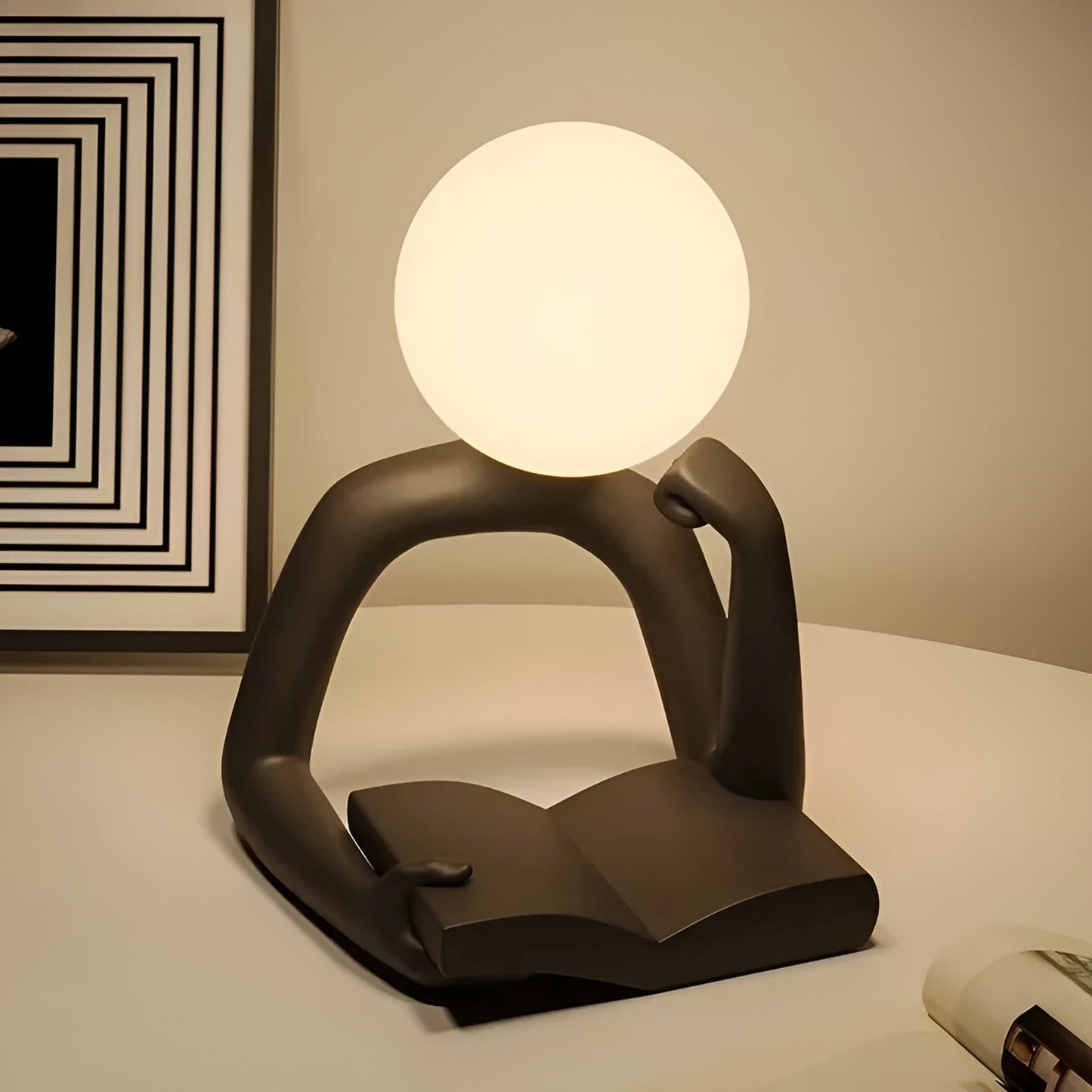 Veska | LuxLume Raffinerad Designer Bordslampa – Modern Konst med Atmosfärisk Belysning