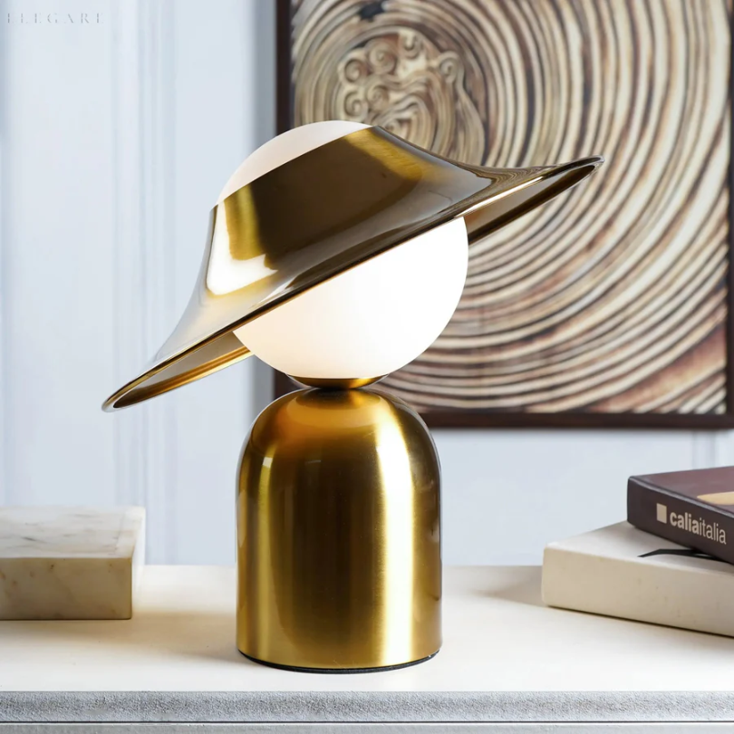 Veska | Lyxig Metall Bordslampa - GoldAura