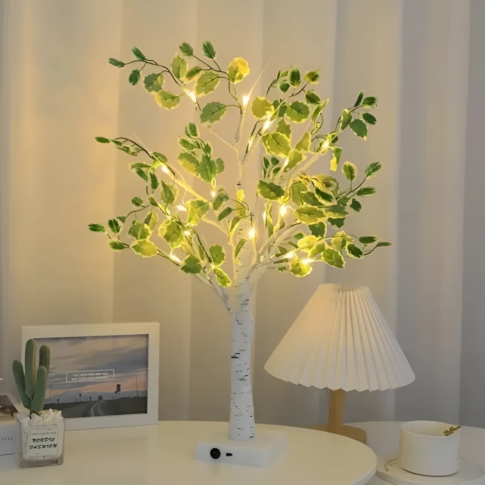 Veska | Magisk BrightTree Bordslampa – Elegant Träd Design med Varm LED Belysning