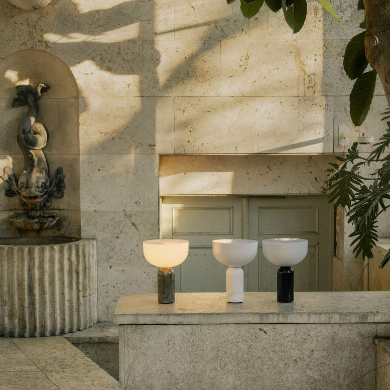 Veska | MarbleLuxe Lampa - Lyxig Marmor Bordslampa med Gyldna Accenter