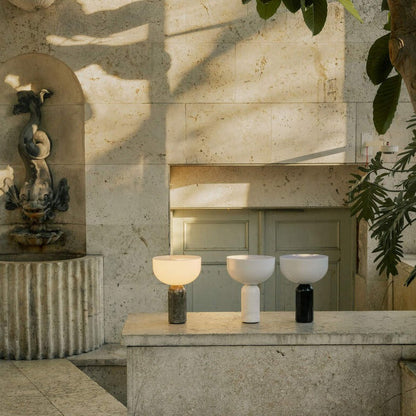 Veska | MarbleLuxe Lampa - Lyxig Marmor Bordslampa med Gyldna Accenter