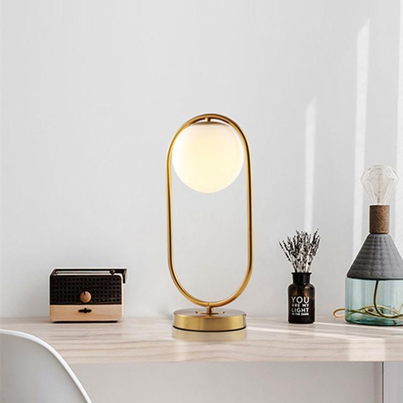 Veska | Modern Glasboll Bordslampa