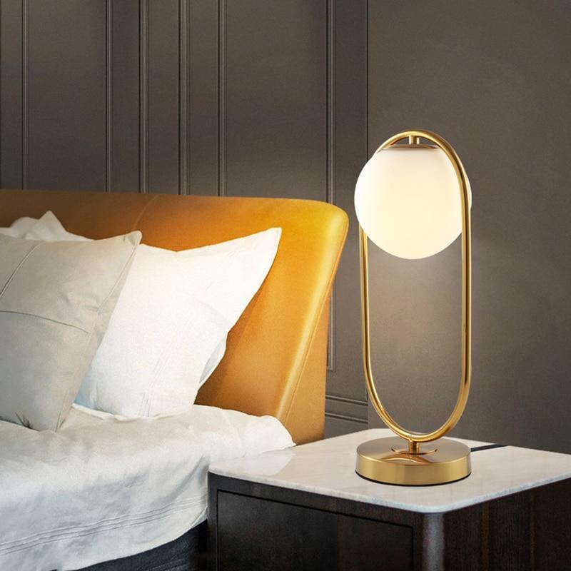 Veska | Modern Glasboll Bordslampa