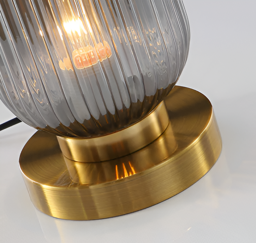 Veska | Nordic Table Lamp with Ribbed Glass