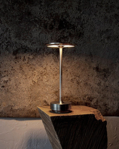 Veska | NordicaLight Luxe Trådlampa för Elegant Belysning