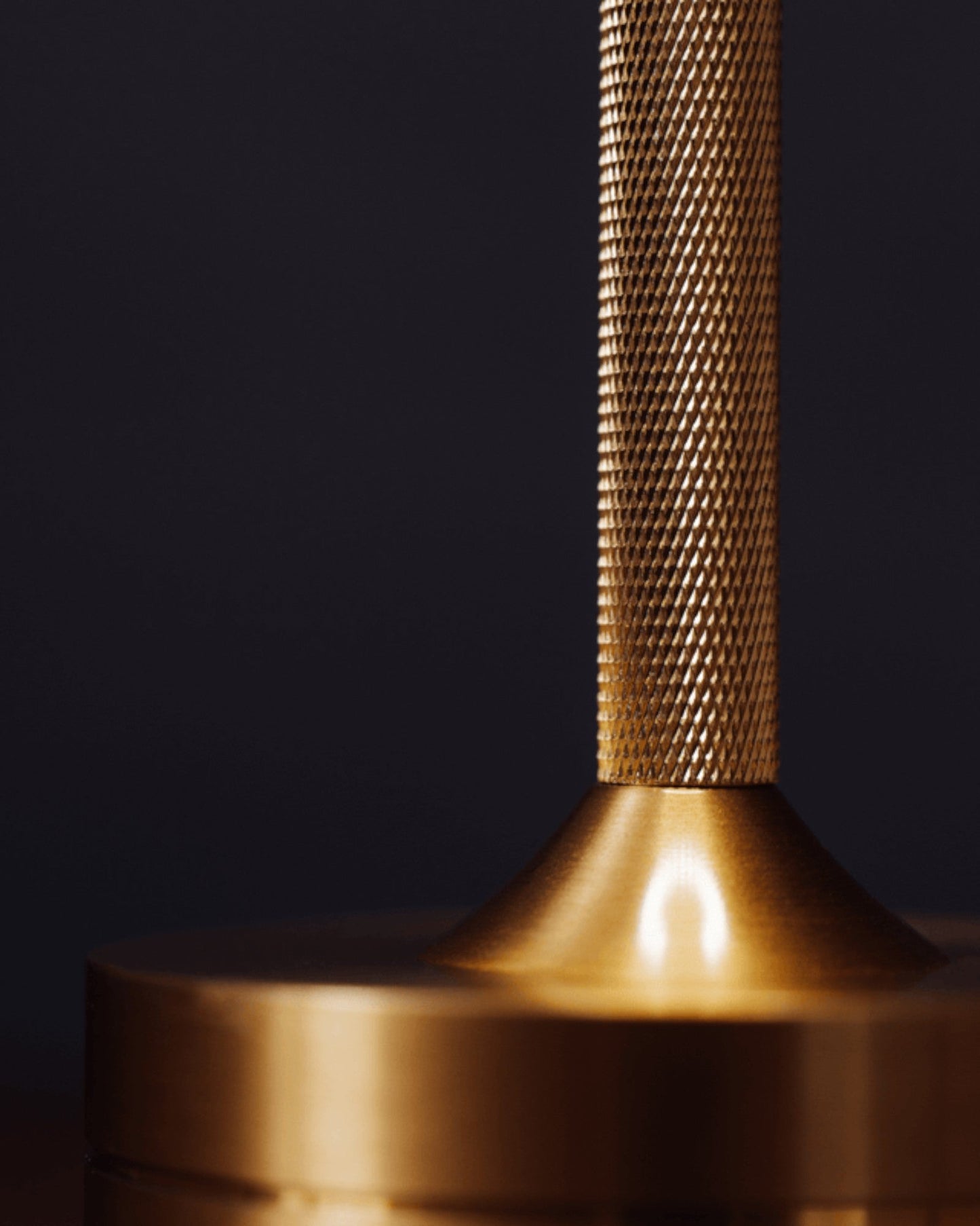Veska | NordicaLight Luxe Trådlampa för Elegant Belysning