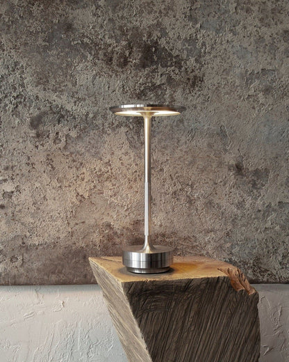 Veska | NordicaLight Luxe Trådlampa för Elegant Belysning