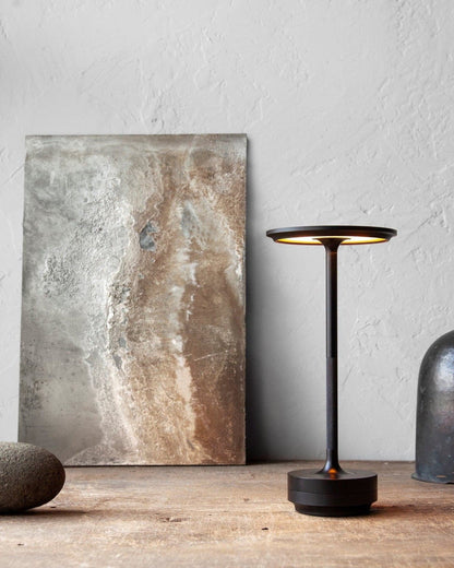Veska | NordicaLight Luxe Trådlampa för Elegant Belysning