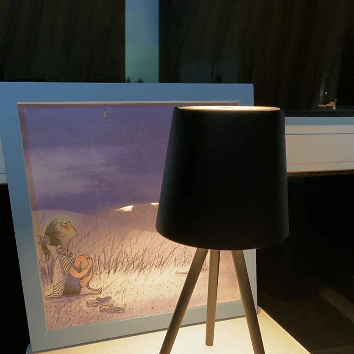 Veska | Nordisk stativbordslampa - Stilig trådlös LED-nattlampa