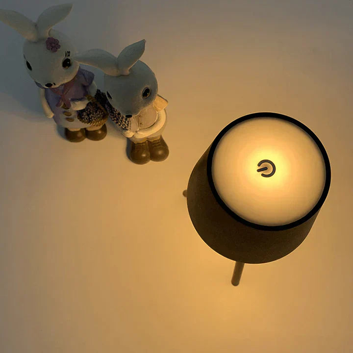 Veska | Nordisk stativbordslampa - Stilig trådlös LED-nattlampa