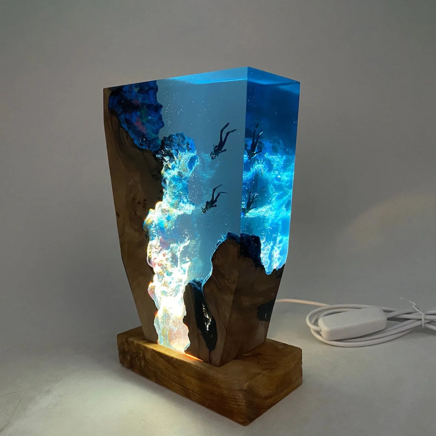 Veska | OceanGlow Luxe Upplyst Bordslampa – Serene Epoxyharp med USB-laddning