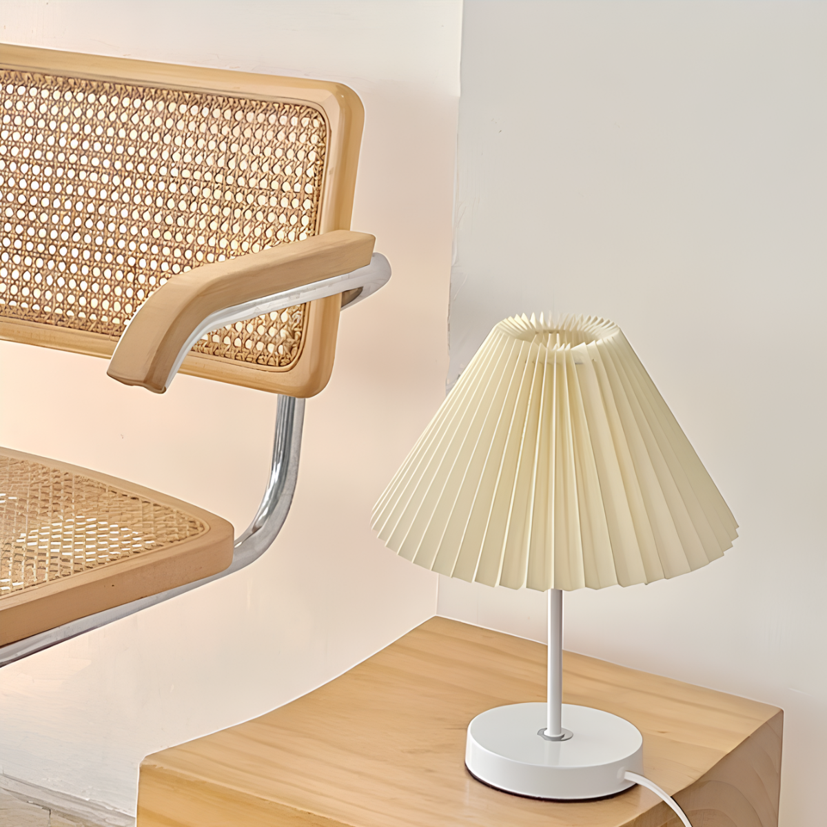 Veska | Pleatique Bordslampa