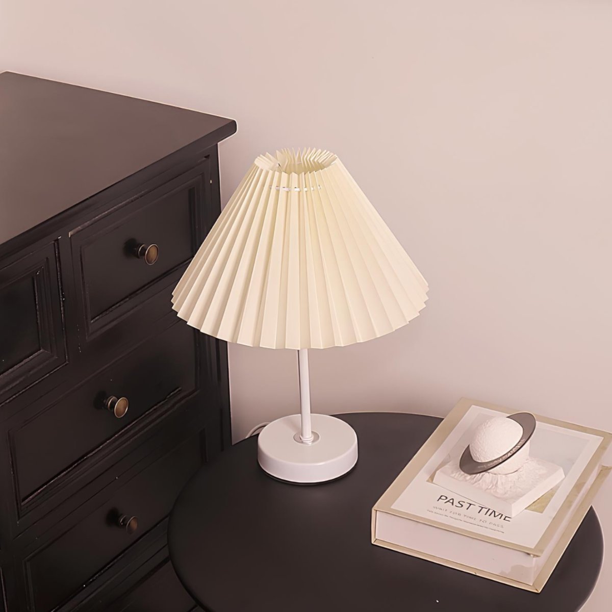 Veska | Pleatique Bordslampa