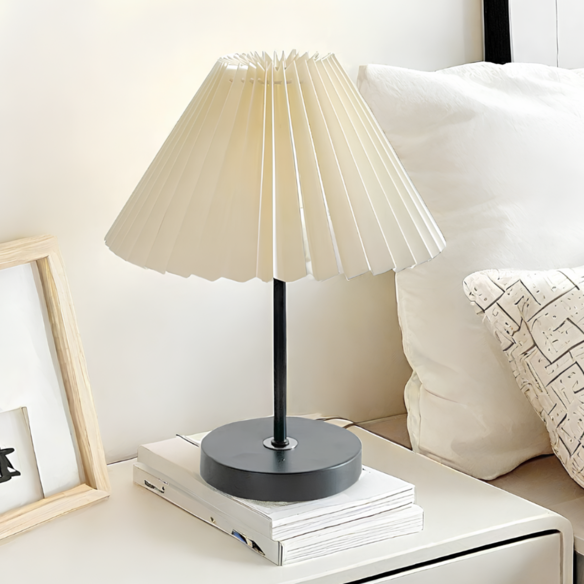 Veska | Pleatique Bordslampa Svart Beige