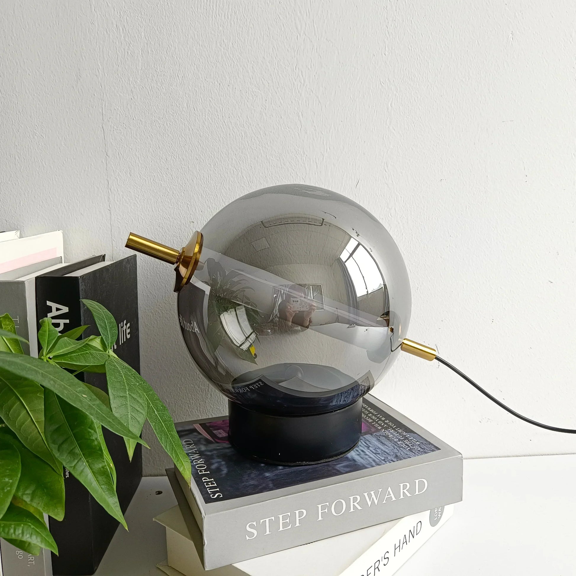 Veska | Retro Glastabellampa med Varm Glöd - Tidslös Elegans