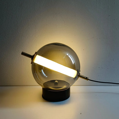 Veska | Retro Glastabellampa med Varm Glöd - Tidslös Elegans