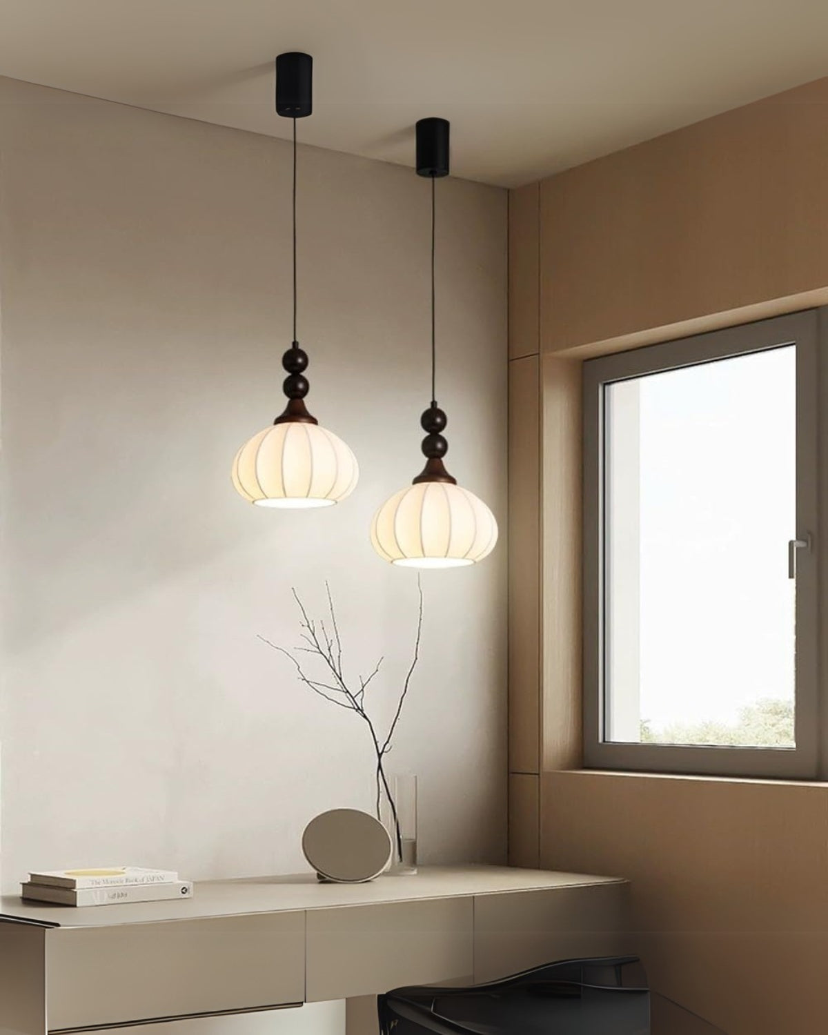 Veska | Silkeslen Bordslampa med Varmt Ljus