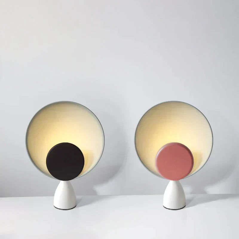 Veska | Skandinavisk Elegans: NordicRadiance Design Bordslampa