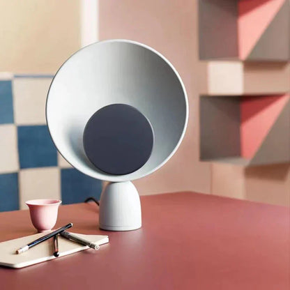 Veska | Skandinavisk Elegans: NordicRadiance Design Bordslampa