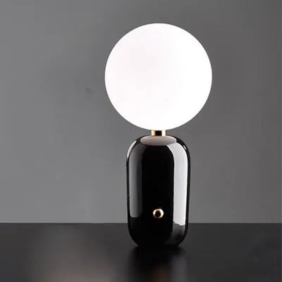 Veska | Skandinavisk Lyx Bordslampa: WinterGlo Belysning med Stil Svart