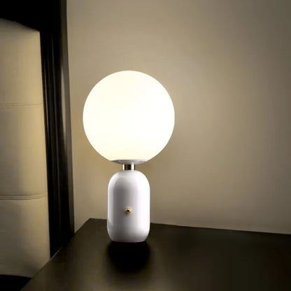 Veska | Skandinavisk Lyx Bordslampa: WinterGlo Belysning med Stil Vit
