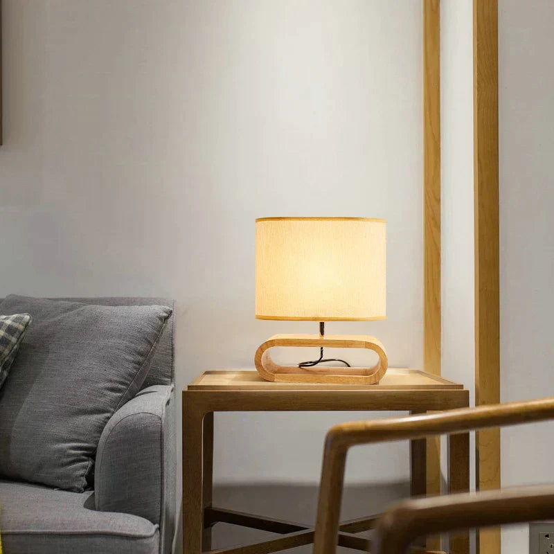 Veska | Skandinavisk Trä Bordslampa – Elegant och Handgjord